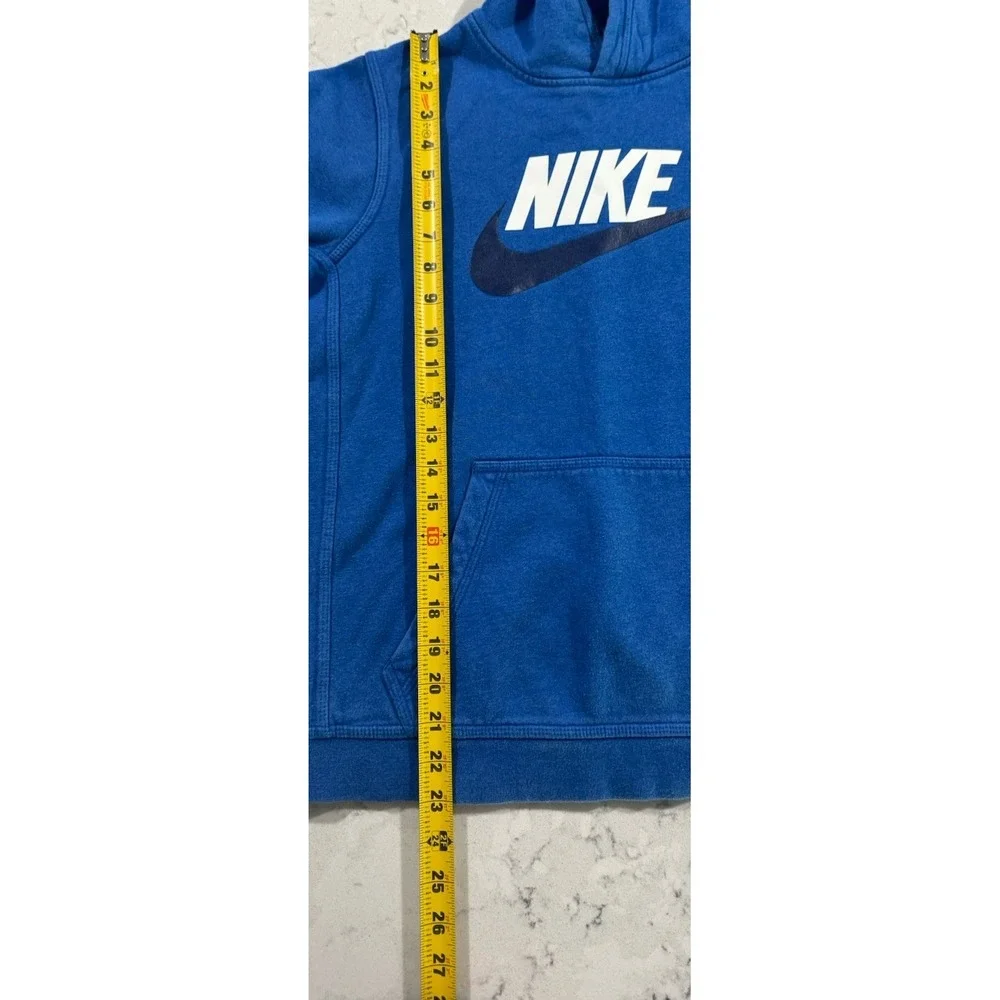 Nike sportswear club